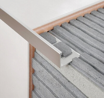 Straight edge metal tile trim